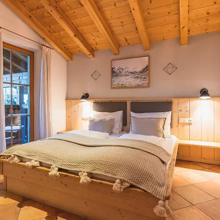 Dorfchalets - Cenzi Inkl Tauern Therme Eintritt & Sommerkarte